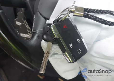 2015 Chevrolet Silverado 1500 1Lt из США, поврежденный, VIN 3GCUKREC6FG111319